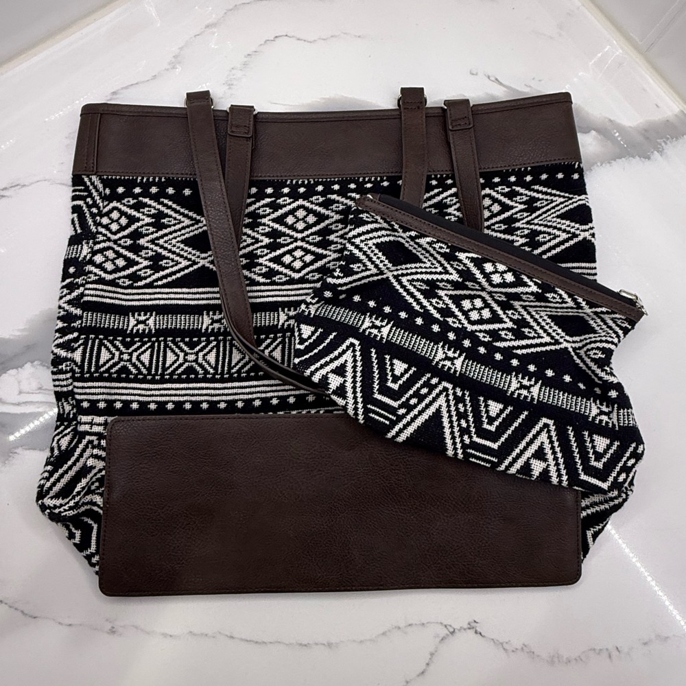 NWOT Thirty-One Tribal Rio Wave Reversible Tote Bag and Clutch, black/cream